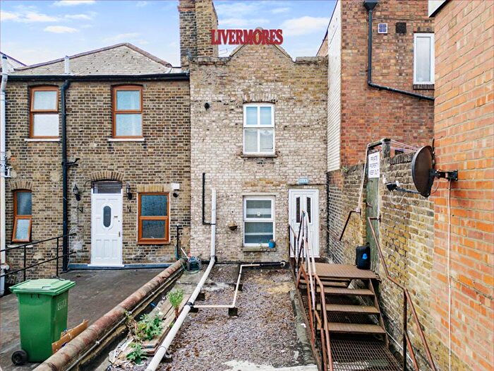 2 Bedroom Apartment For Sale In High Street, Dartford, DA1