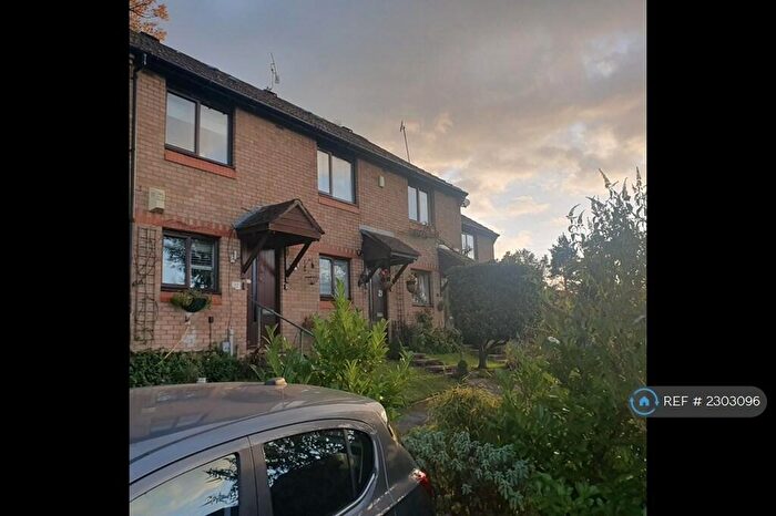 2 Bedroom Terraced House To Rent In Rowhurst Avenue, Addlestone, KT15