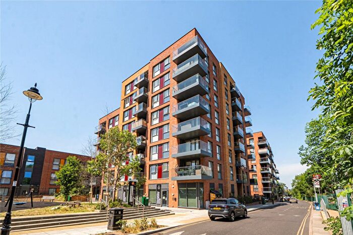 2 Bedroom Flat For Sale In Copley Close, London, W7