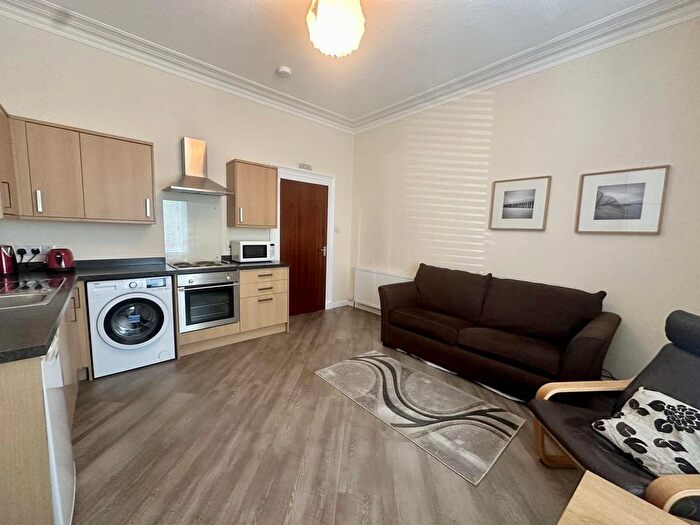 1 Bedroom Flat To Rent In G/L, Thistle Street, Aberdeen, AB10