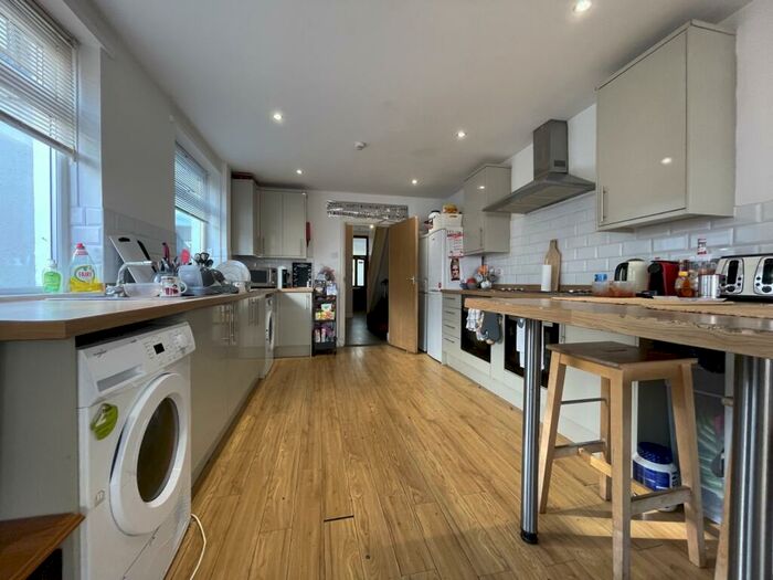 9 Bedroom Terraced House To Rent In Llanbleddian Gardens, Cathays, CF24