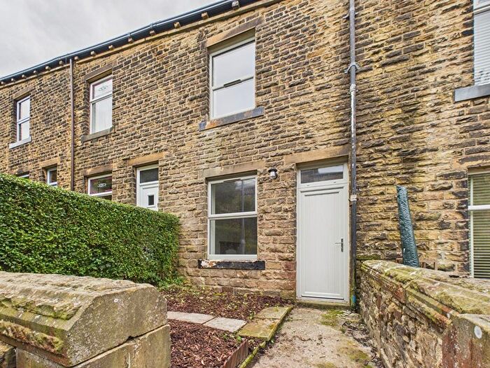 3 Bedroom Property To Rent In Roseberry Street, Oakworth, Keighley, BD22