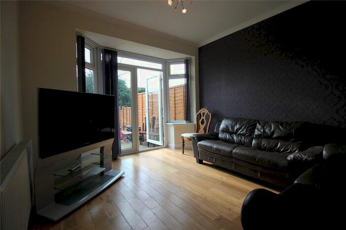 3 Bedroom Terraced House To Rent In Cornwall Avenue, Southall, UB1