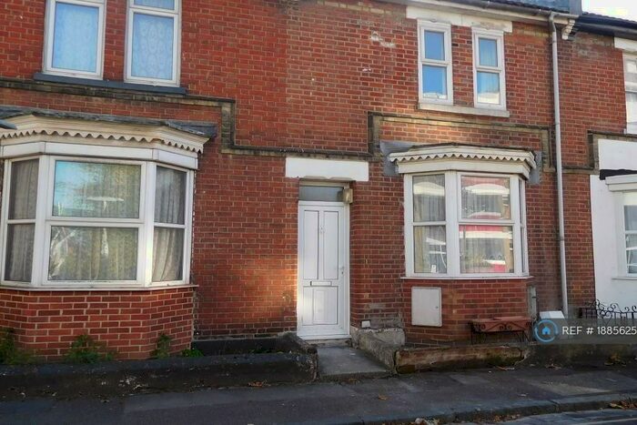 3 Bedroom Terraced House To Rent In College Street, Southampton, SO14