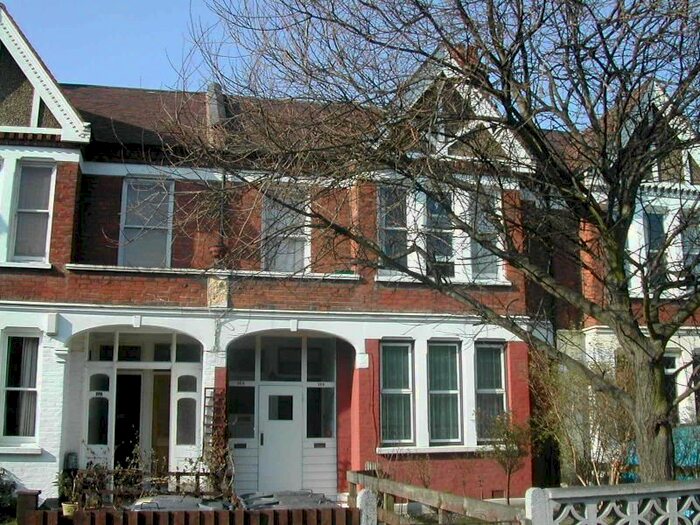 4 Bedroom Maisonette To Rent In Valley Road, Streatham, London, SW16