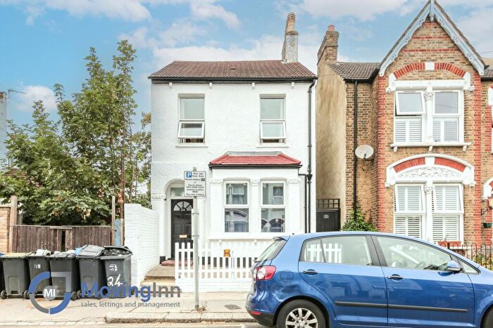4 Bedroom Detached House For Sale In Werndee Road, London, SE25