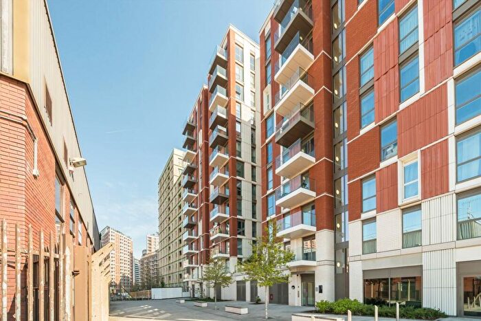 2 Bedroom Flat To Rent In Lanchester Way, Kennington, SW11