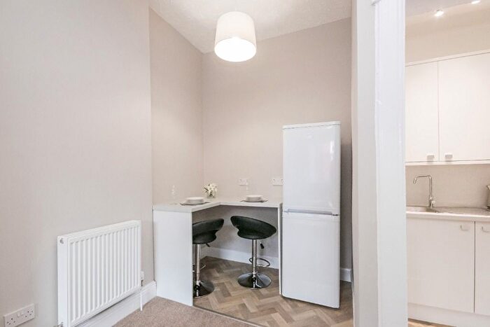 1 Bedroom Flat To Rent In Gorgie Road, Edinburgh, EH11