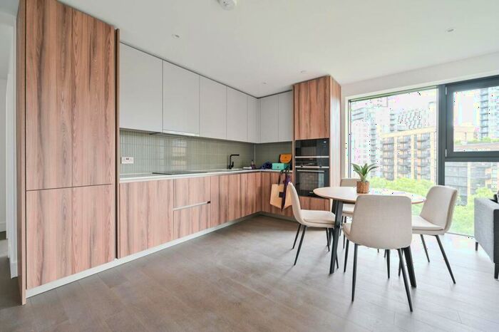 2 Bedroom Flat To Rent In Hewson Way, Elephant And Castle, London, SE17