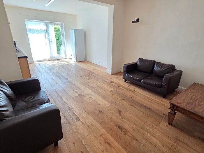 2 Bedroom Flat To Rent In Geary Road, London, NW10