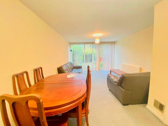 2 Bedroom Property To Rent In Alpine Close, Chichester Road, Croydon, Surrey, CR0