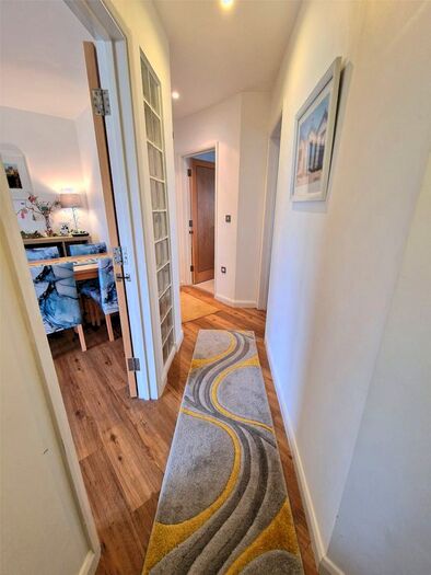 1 Bedroom Flat For Sale In Hawkers Court, Bude, Cornwall, EX23