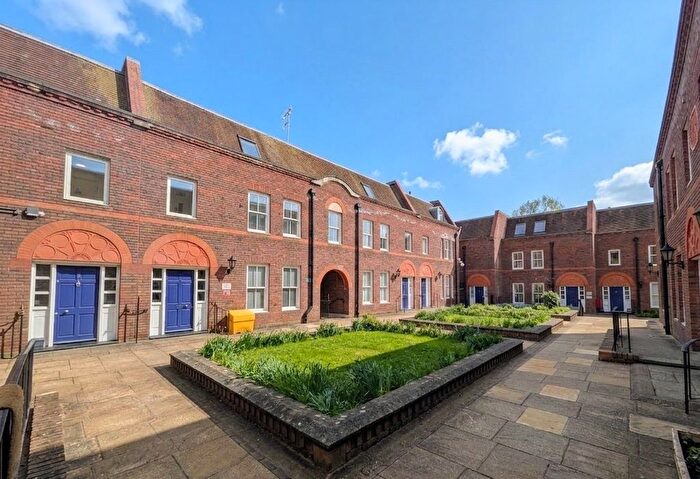 1 Bedroom Flat To Rent In Oxford Road, Aylesbury, HP19
