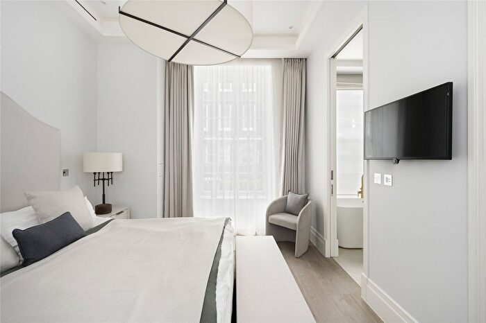 3 Bedroom Flat To Rent In Old Queen Street, London, SW1H