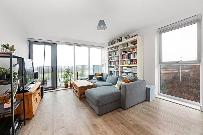 3 Bedroom Flat For Sale In Lambourne House, Apple Yard, London, SE20