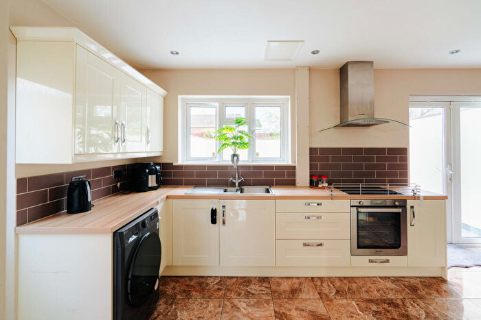 3 Bedroom Semi Detached House For Sale In Lyppincourt Road, Bristol, BS10