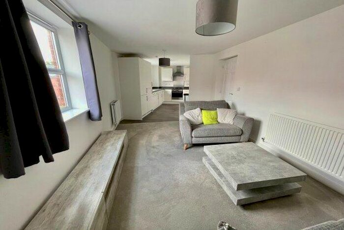2 Bedroom Flat To Rent In Escelie Way, Birmingham, B29