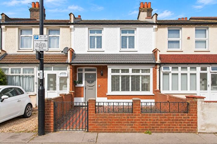 3 Bedroom Terraced House For Sale In Bensham Lane, Thornton Heath, CR7