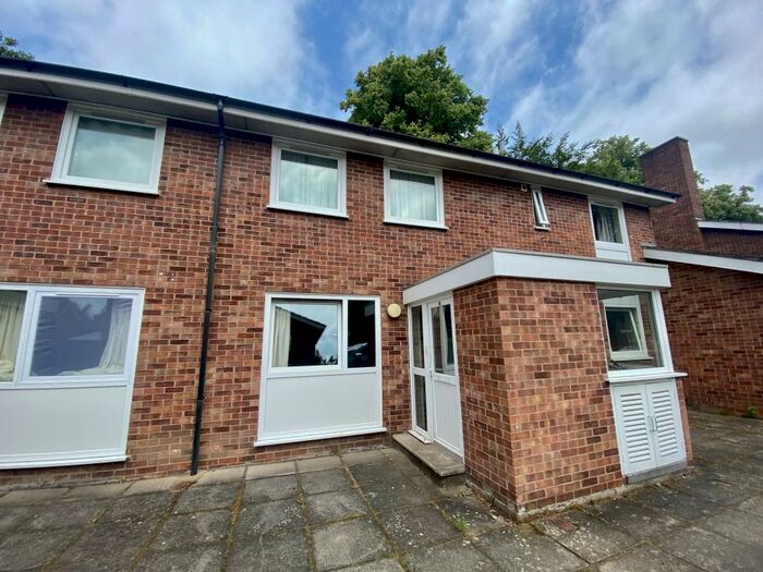 3 Bedroom Apartment To Rent In Uplands Court, NR4