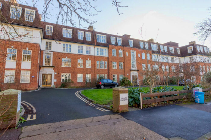 2 Bedroom Flat To Rent In Belmont Hill, London, SE13