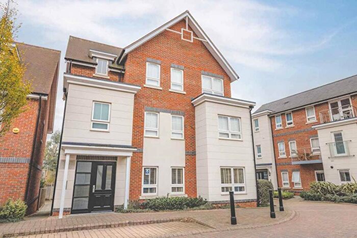 2 Bedroom Apartment To Rent In Raven Drive, Maidenhead, SL6