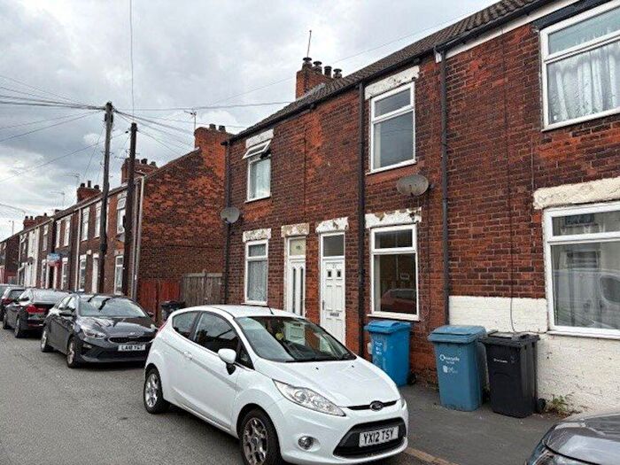 2 Bedroom Terraced House To Rent In Lorriane Street, Hull, HU8