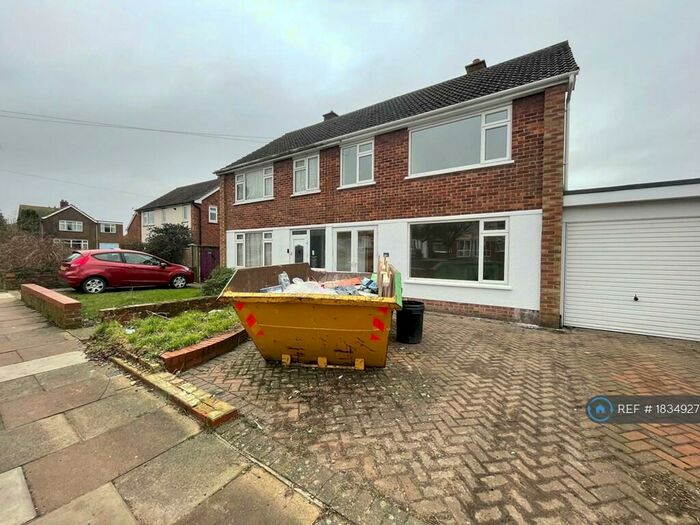 3 Bedroom Semi-Detached House To Rent In Defoe Road, Ipswich, IP1