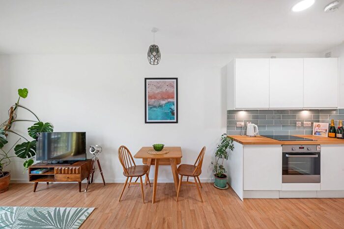 1 Bedroom Flat For Sale In Sail Street, London, SE11