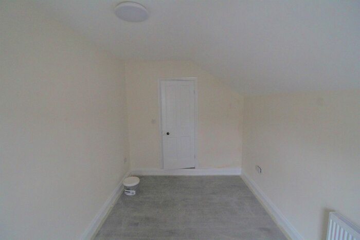 3 Bedroom Terraced House To Rent In Princes Street, Slough, SL1
