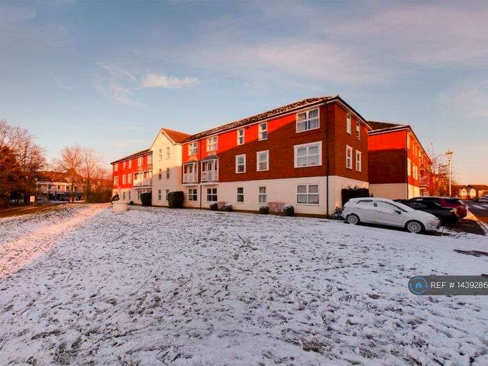 1 Bedroom Flat To Rent In Watermead, Aylesbury, HP19