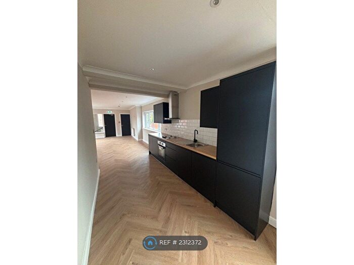 6 Bedroom End Terrace House To Rent In Oxford Road, Bootle, L20