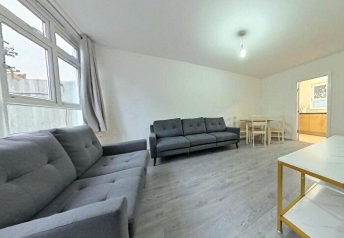 2 Bedroom Flat To Rent In Clemence Street, London, E14