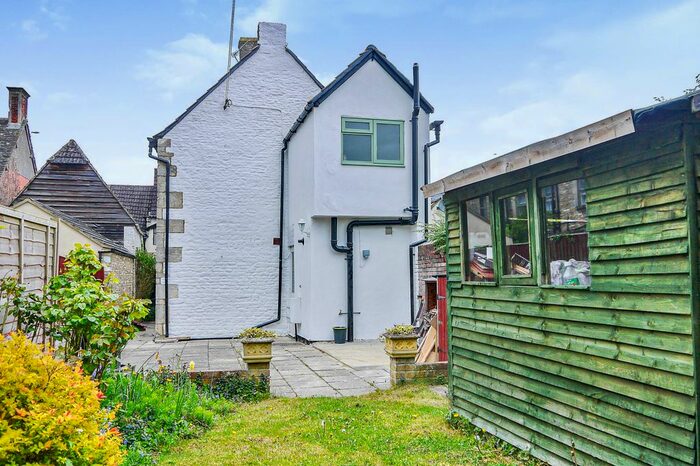 3 Bedroom Cottage To Rent In Vale Court, White Horse Road, Cricklade, Swindon, SN6