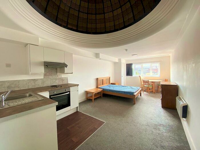 Studio To Rent In Lake Road, PO1