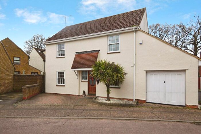 4 Bedroom Detached House For Sale In Roding Drive, Kelvedon Hatch, Brentwood, Essex, CM15
