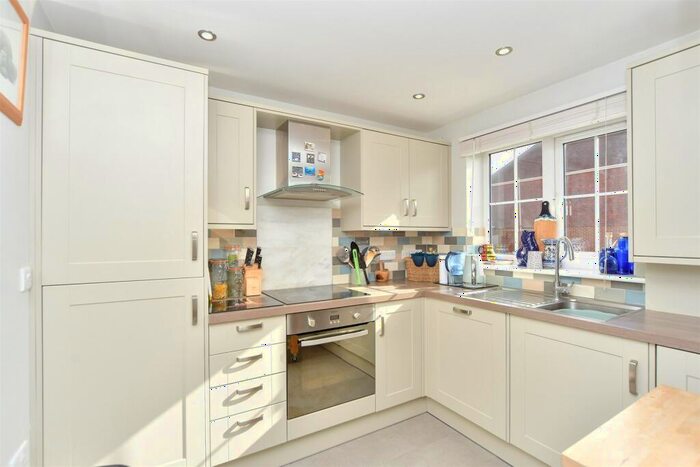 2 Bedroom Semi-Detached House For Sale In Haze Wood Close, Faversham, Kent, ME13