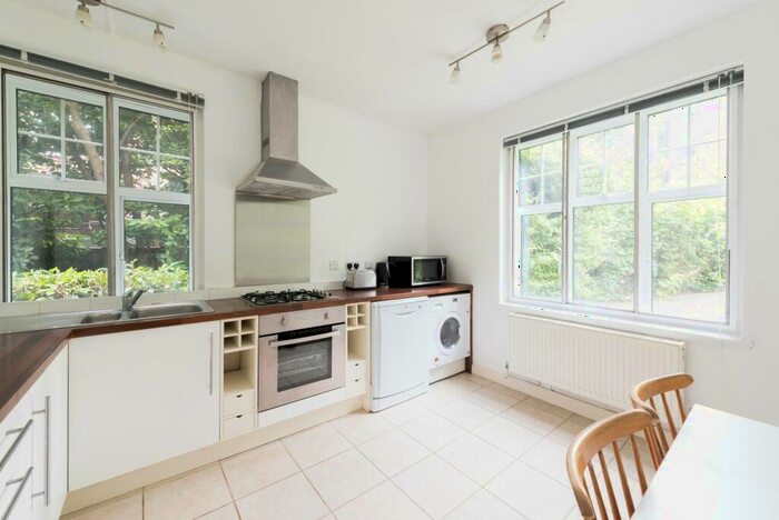 1 Bedroom Apartment For Sale In Holmefield Court, Belsize Grove, London, NW3