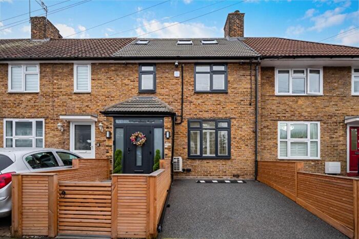 3 Bedroom House For Sale In Glastonbury Road, Morden, SM4
