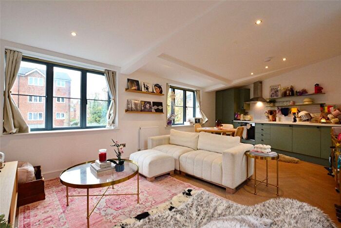 2 Bedroom Flat To Rent In Blackheath Road, Greenwich, London, SE10