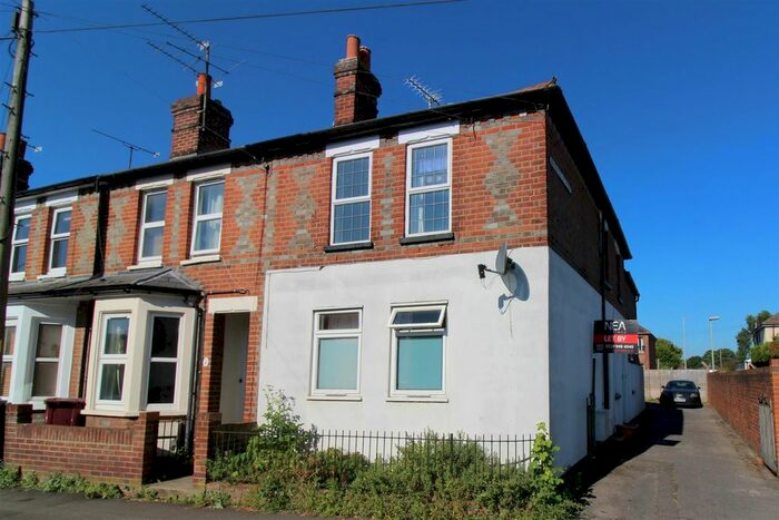 2 Bedroom Flat To Rent In Star Road, Caversham, Reading, RG4