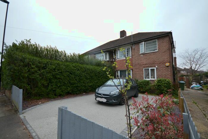 2 Bedroom Maisonette To Rent In Merryoak Road, Southampton, Hampshire, SO19