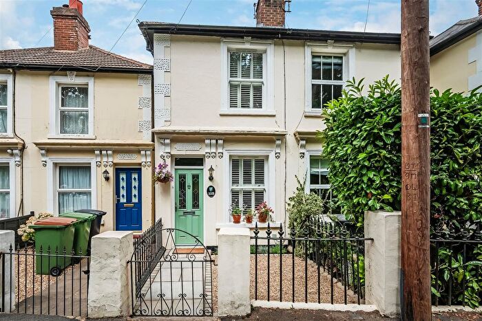 2 Bedroom Property For Sale In Poplar Road, Leatherhead, KT22