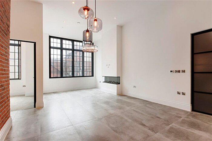 2 Bedroom Flat For Sale In Grosvenor Road, Tunbridge Wells, Kent, TN1