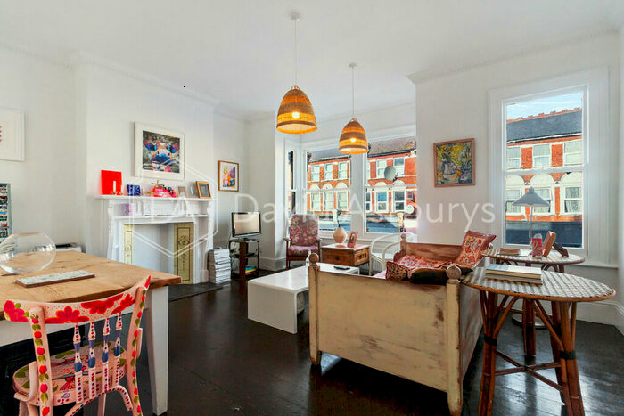 2 Bedroom Apartment To Rent In Myddleton Road, Bounds Green, London, N22