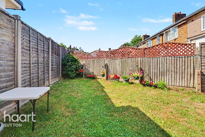 3 Bedroom Terraced House For Sale In St Albans Grove, Carshalton, SM5
