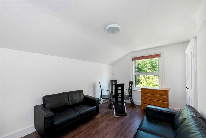 1 Bedroom Flat To Rent In Waller Road, New Cross, SE14