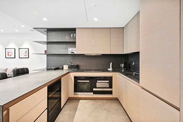 2 Bedroom Flat To Rent In Buckingham Palace Road, Westminster, SW1W
