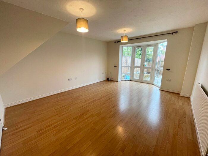 3 Bedroom Town House To Rent In Sainte Foy Avenue, Lichfield, WS13