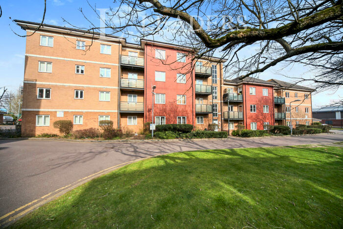 2 Bedroom Flat To Rent In The Parklands, Court Drive, LU5