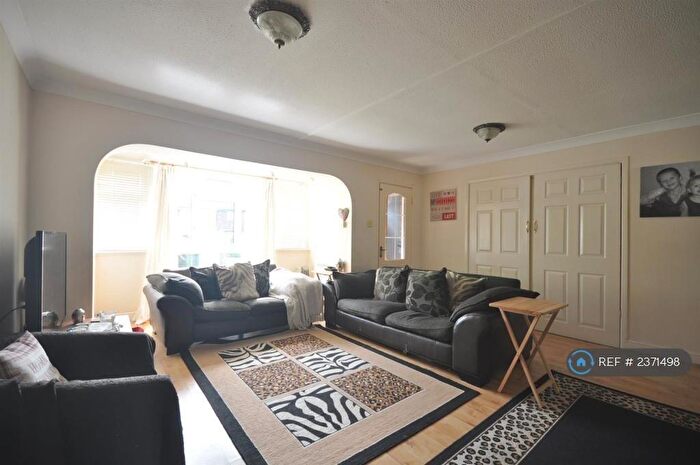 3 Bedroom Terraced House To Rent In Waterfields, Leatherhead, KT22